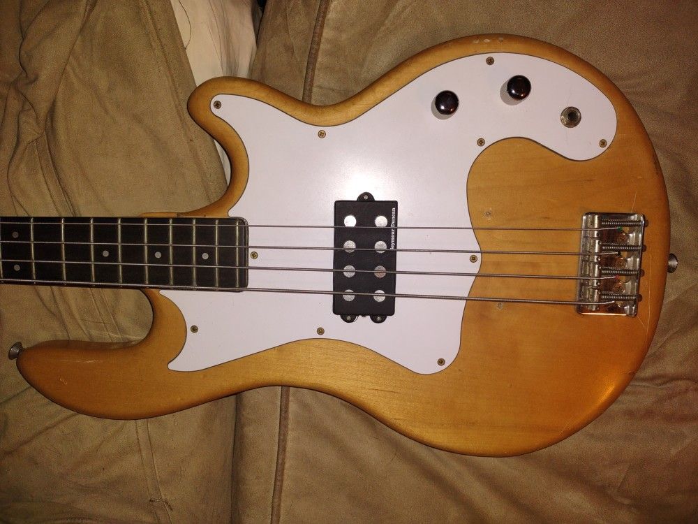 Kramer 250 B Aluminum Neck Bass