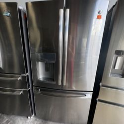 REFRIGERATOR 
