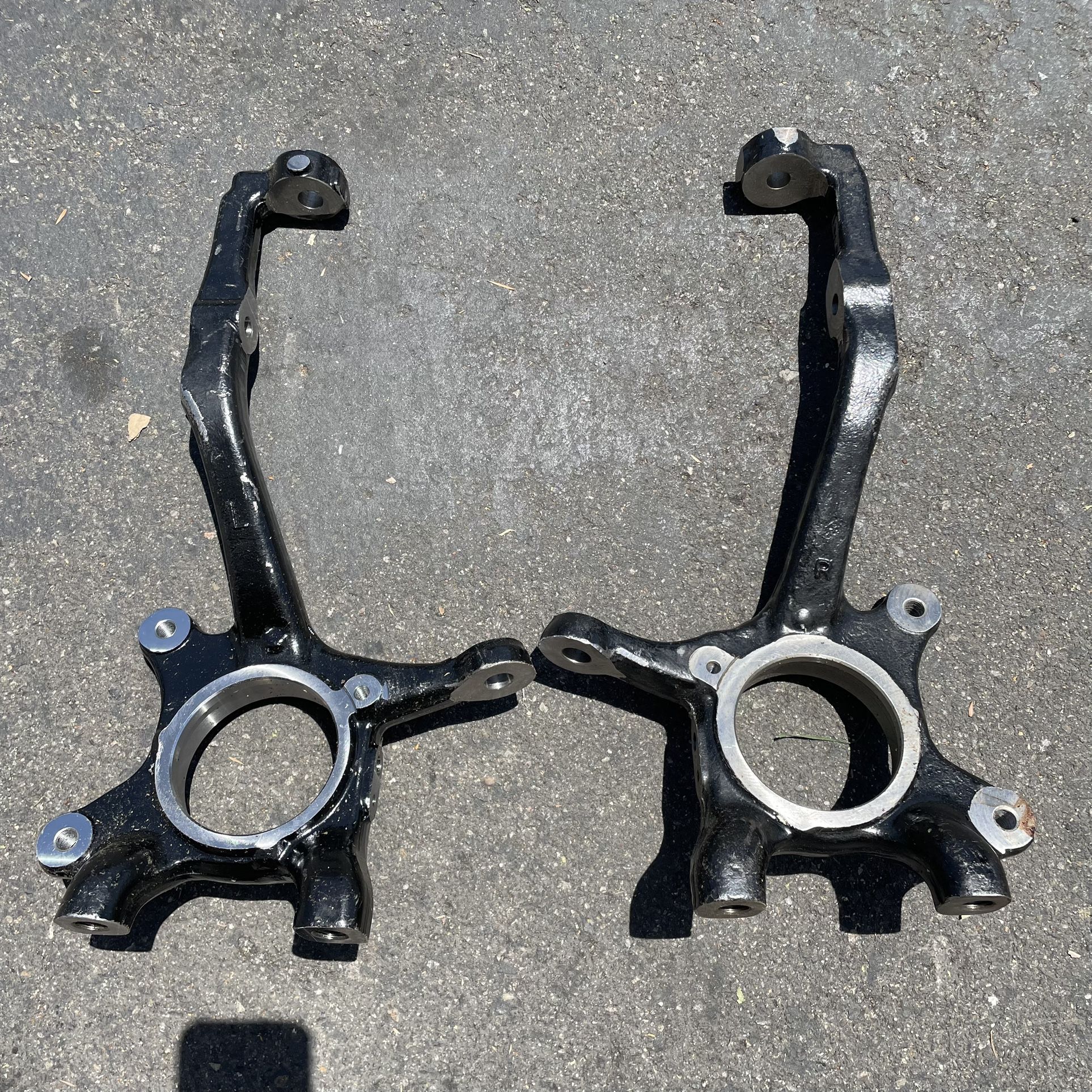 Steering Spindles Knuckle for 2005-2019 Toyota Tacoma All Engine Front Left & Right 4WD