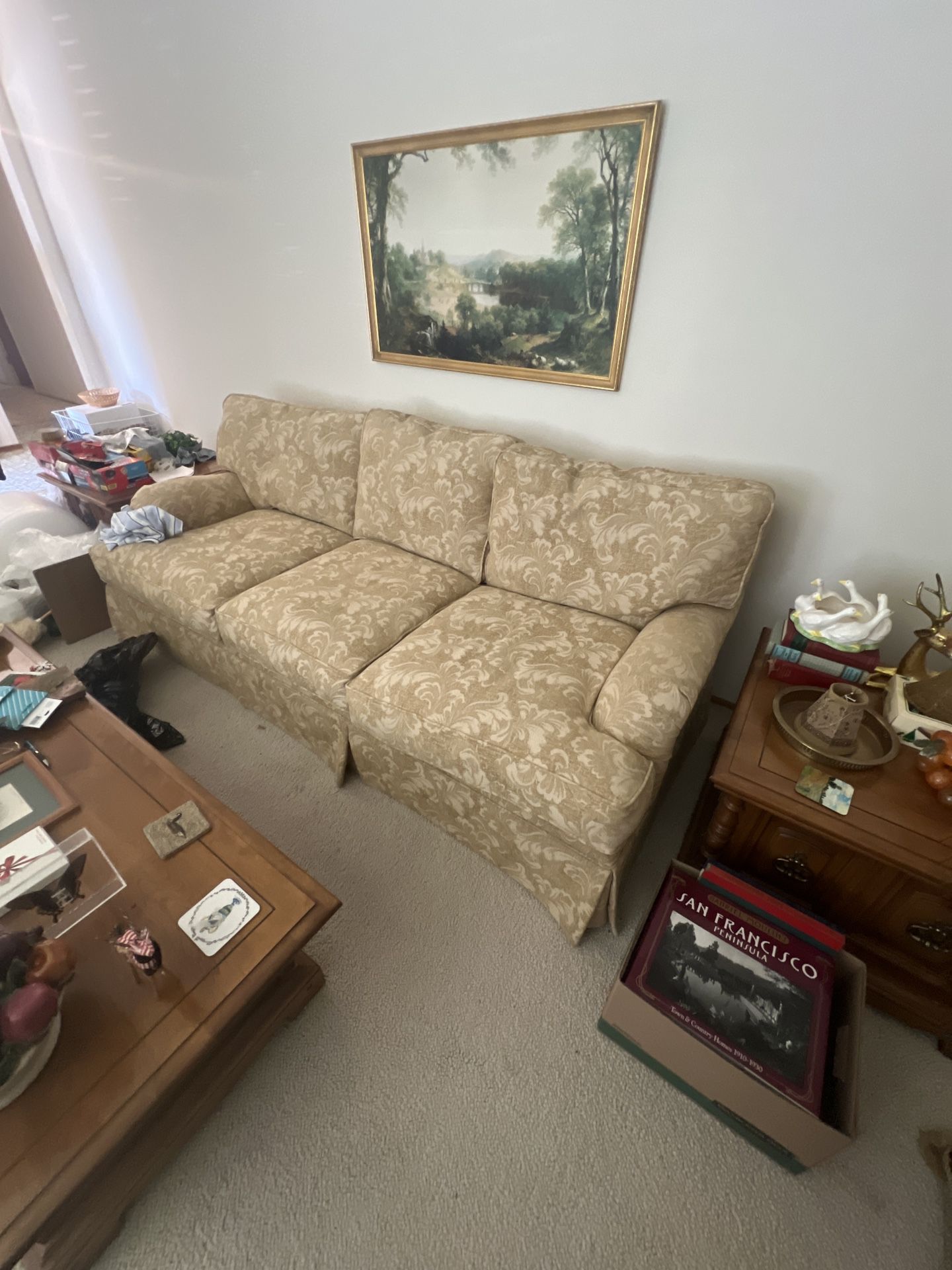 Couch For sale very clean 