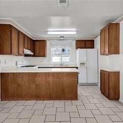 Free Kitchen Cabinets – Pickup Only