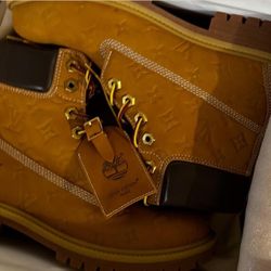 LVxTimberland boots