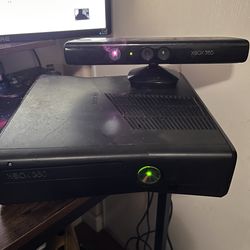 Xbox 360 S Slim Bundle - 60GB HDD + Kinect + 2 Controllers + Minecraft