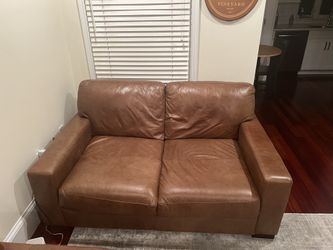 Brown couch (Large loveseat)
