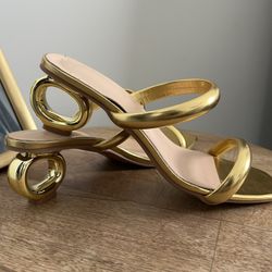 Chic Gold Heel