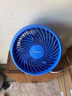 Small bedroom fan