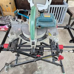 Nice Used Makita Electric Saw. LS1221 Model. 
