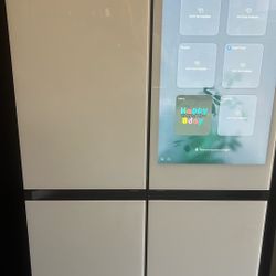 Samsung-Bespoke 29 cu.ft. 4-door Flex French Door Smart Refrigerador With Family Hub.