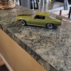 ERTL american muscle 1970 Chevrolet Camaro 1/18 scale die cast. from hot rod magazine, no box $30