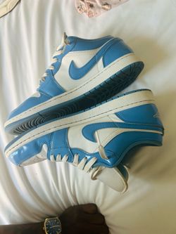 UNC Nike dunks