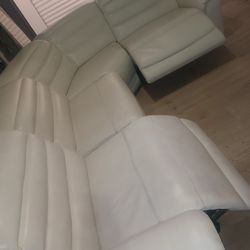 SECTIONAL GENUINE LEATHER RECLINER ELECTRIC WHITE COLOR.. DELIVERY SERVICE AVAILABLE 💥🚚✅