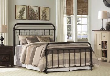 🛏️ NEW IN BOX – Classic Metal Full Bed – Dark Bronze
