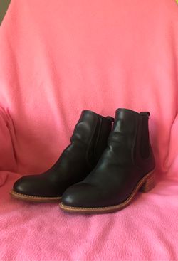 Women’s Red Wing Fashion Boots 9.5