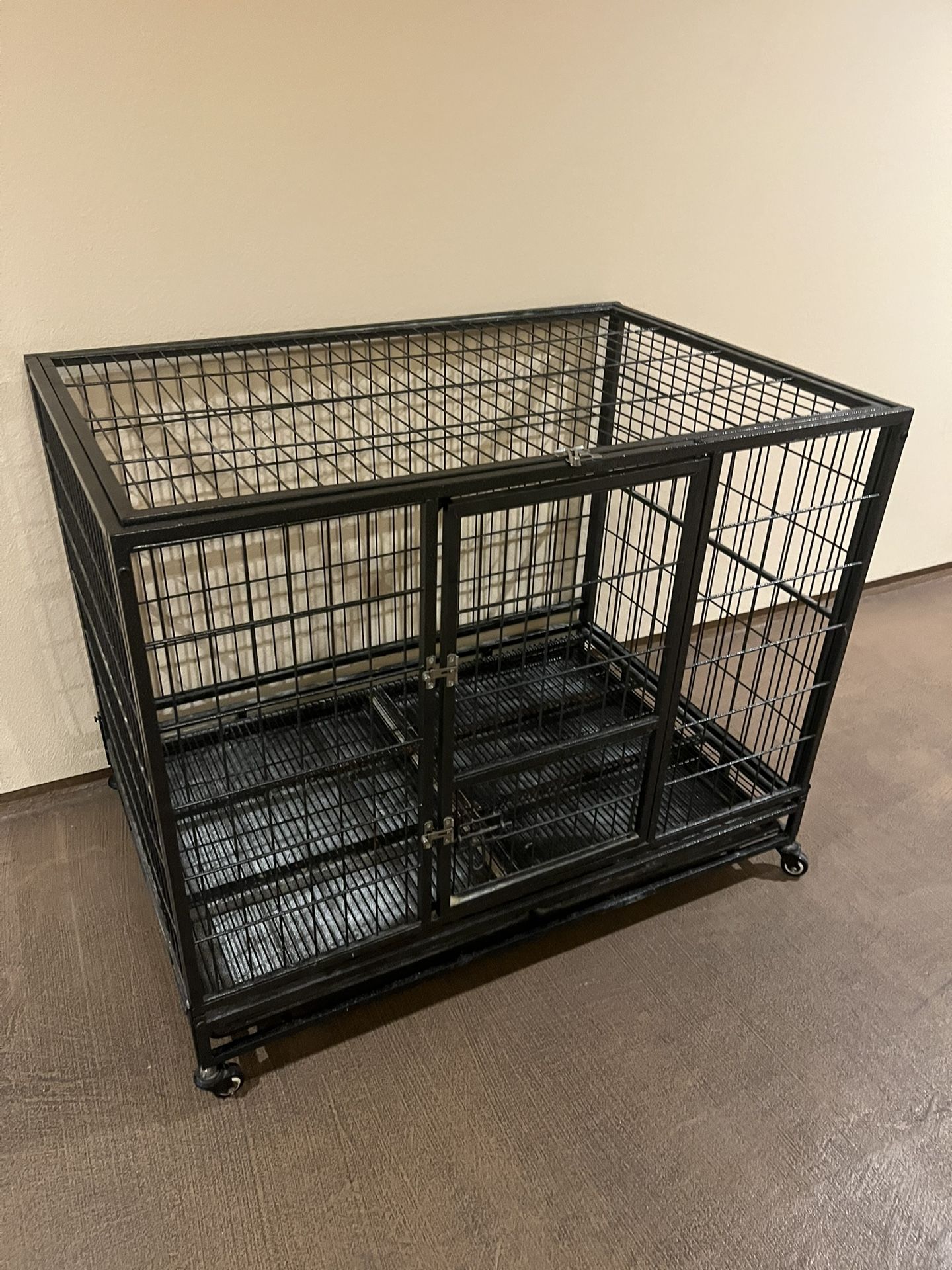 Rolling Steel Dog Crate