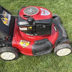 CRAFTSMAN PUSH BEHIND LAWNMOWER