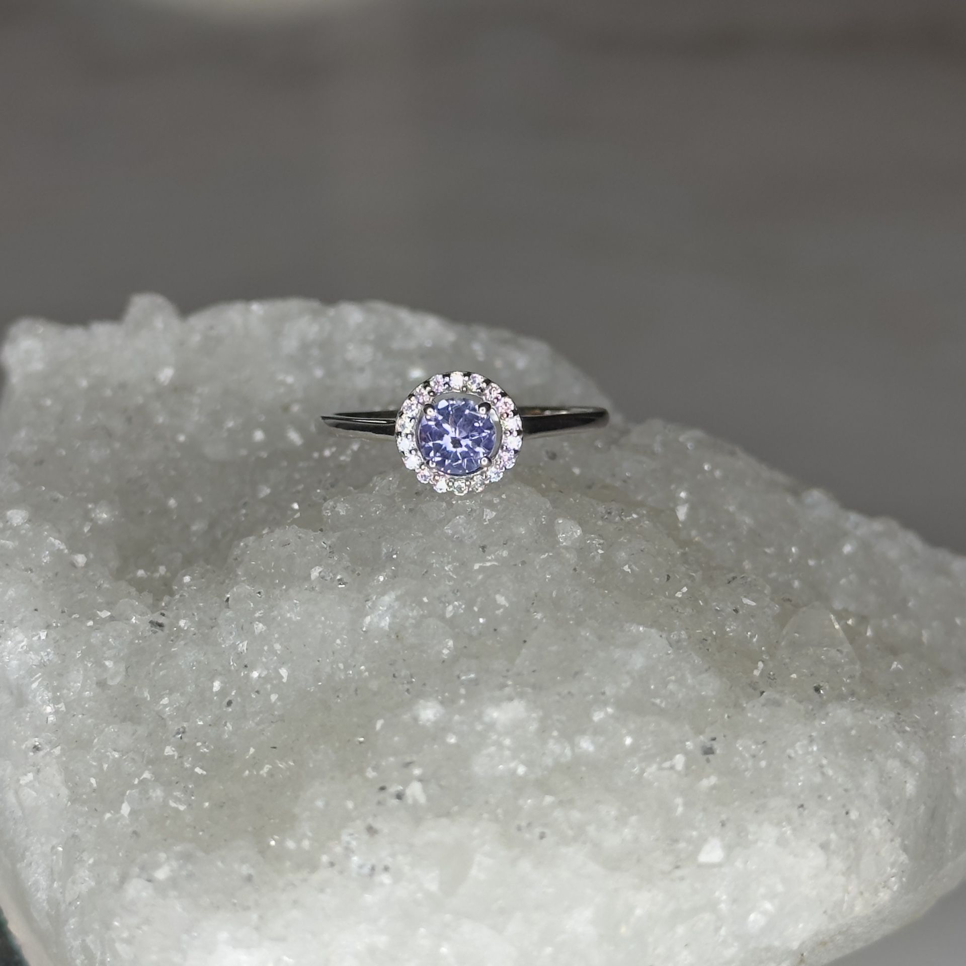 Tanzanite & White Topaz Ring 