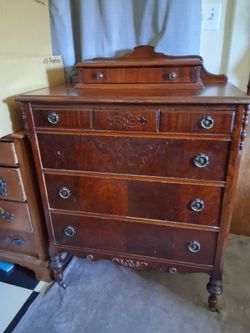 Mahogany 5 Drawer Antique Dresser w/ Wheels