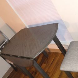 Dining Table With Two Chairs 