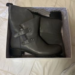 NIB Grey Chunky Boots