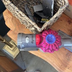 Dyson V7 Cordless Vacuum 