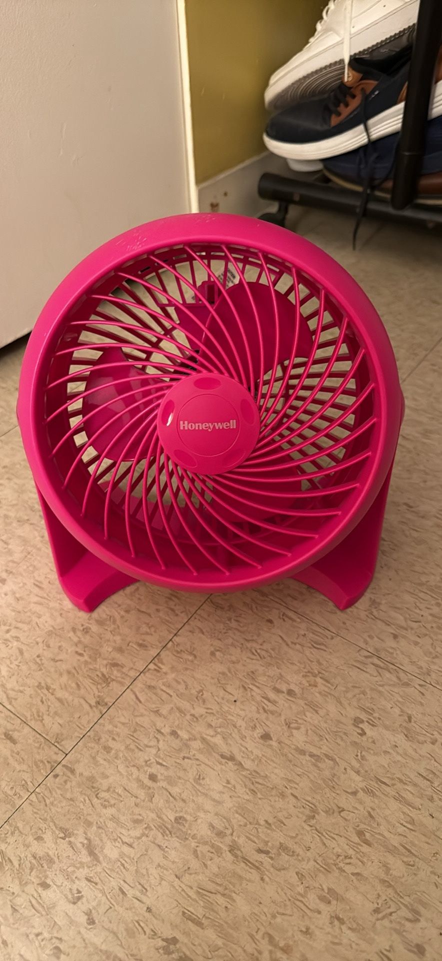 Honeywell Mini Fan (Pink)