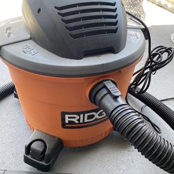 RIDGID 9 Gallon Wet/Dry Shop Vacuum with Filter Locking Hose and Accessories