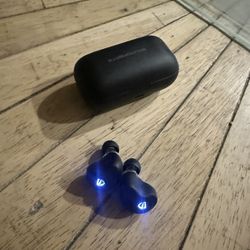 Like New Earbuds 15.00!