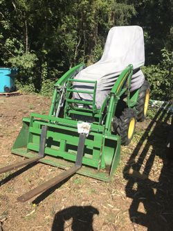 John Deer Tractor/Back Ho And Bucket