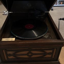 Paramount Talking Machine +records Age Unknown