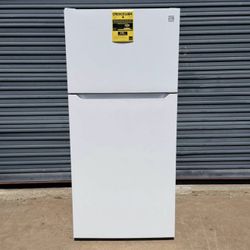 New‼️ New!! KENMORE 30 in. 18.1 cu. ft. Top Freezer Refrigerator in White with E-Star