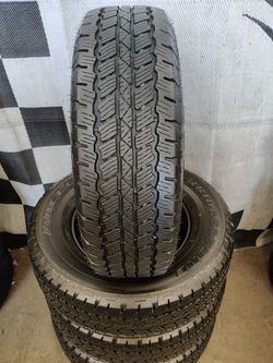255/70r18 "Near Brand New" Bridgestone Dueler A/T Tires