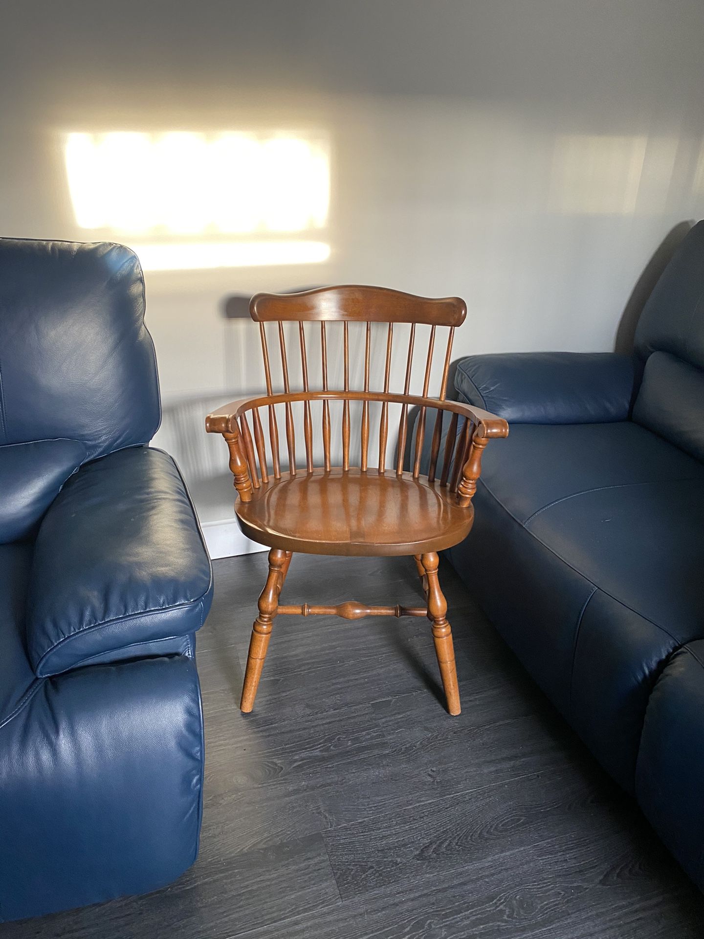 Vintage S. BENT & BROS Colonial Maple Wood Arm Chair Windsor Style Comb Back