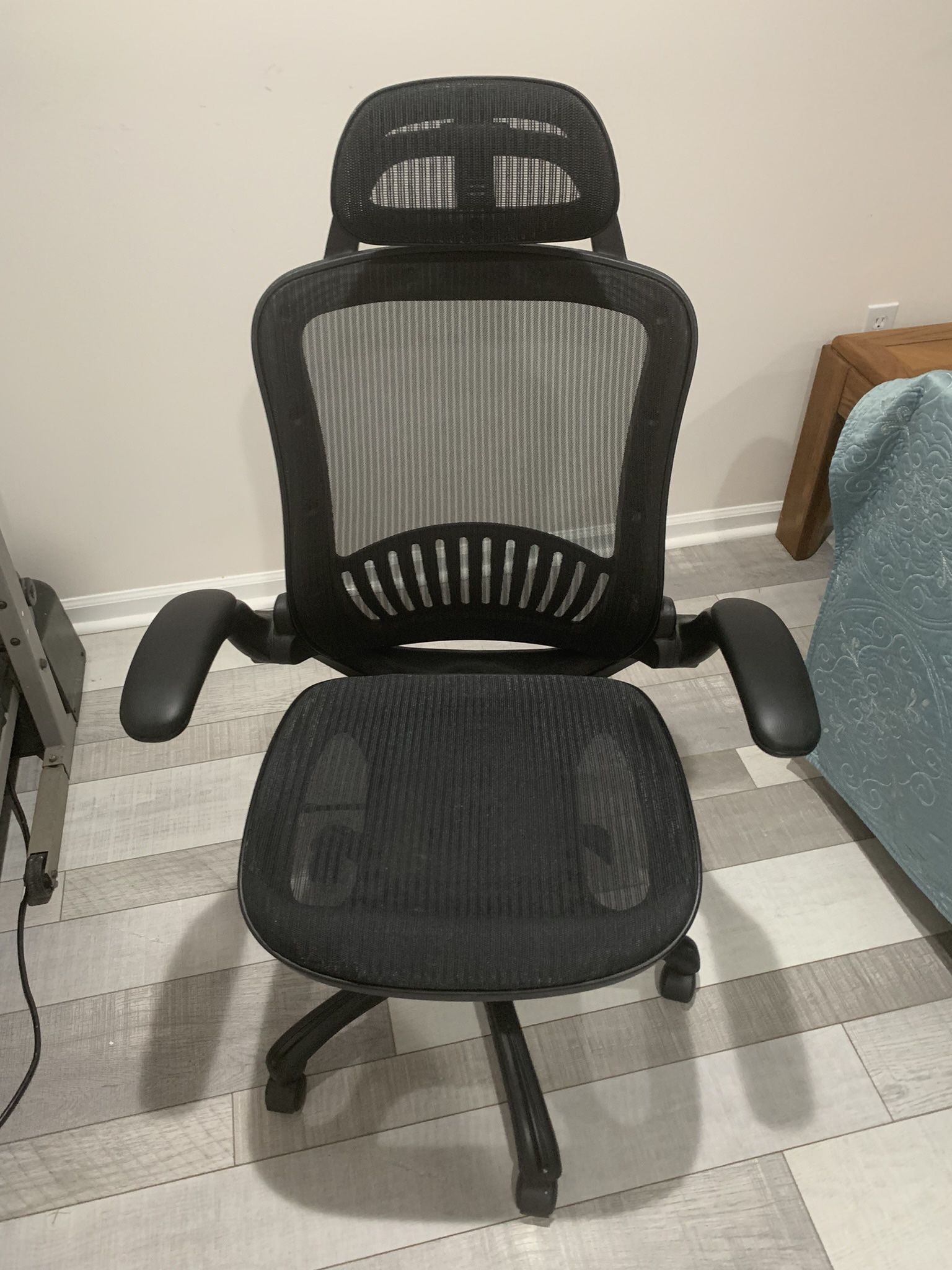 Sturdy Office Mesh Chair - Black