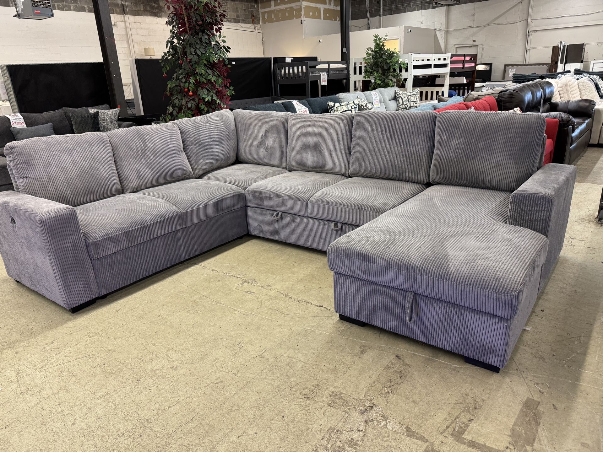 Pullout sleeper sectional NO CREDIT NEEDED FINANCING Available!!!