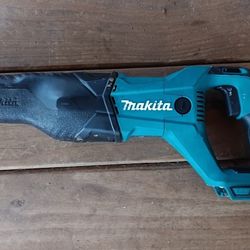 Makita XRJ04 Cordless Compact Reciprocating Saw 18V Li-Ion Battery