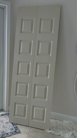 Steves 2-Panel Smooth Bifold Closet Doors – New
