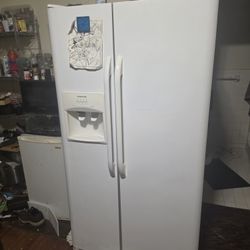 Frigidaire REFRIGERATOR SIDE X side 