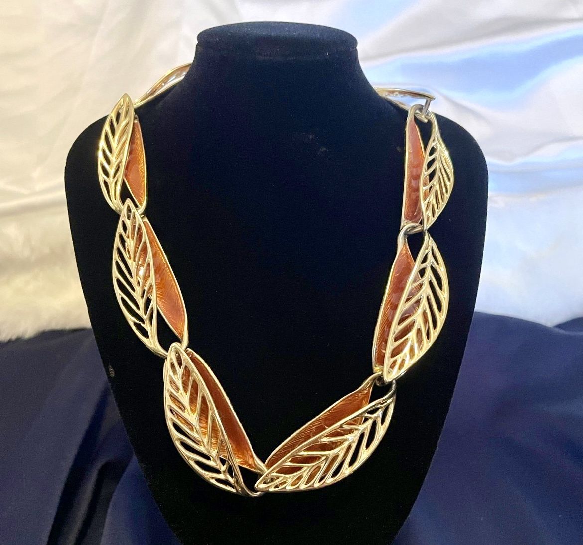 VTG Trifari Amber Enamel & Gold Tone Feather Chunky Statement Jewelry Necklace