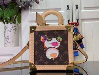Women’s LV box bag