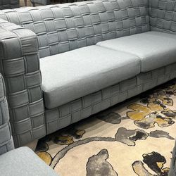 Saree Loveseat

ACME$10 Down Payment And Financing Available