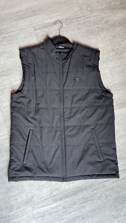 Travis Mathew vest , size Large