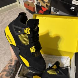 Air Jordan 4 Retro ‘Thunder’ 2023