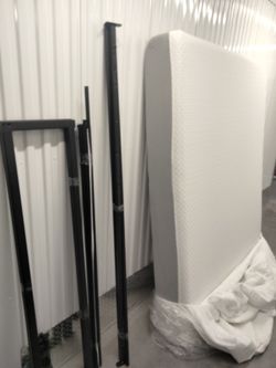 Complete Queen sized bed set with frame