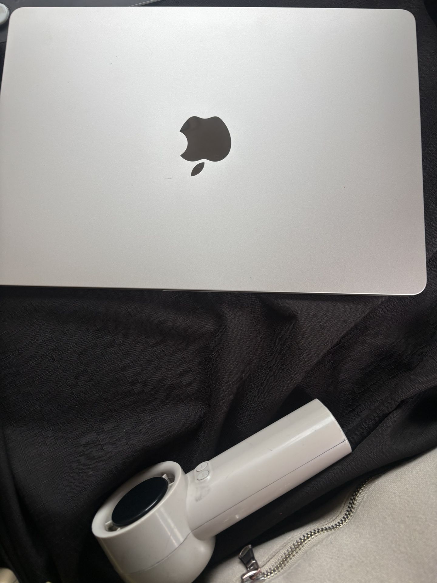 Mac Book Air  Model A2681