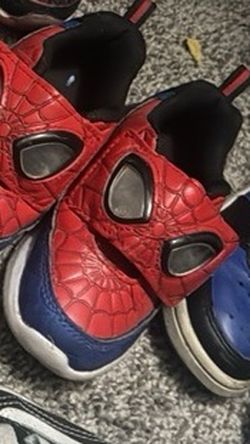 Spider-Man Face Toddler Sneaker Right