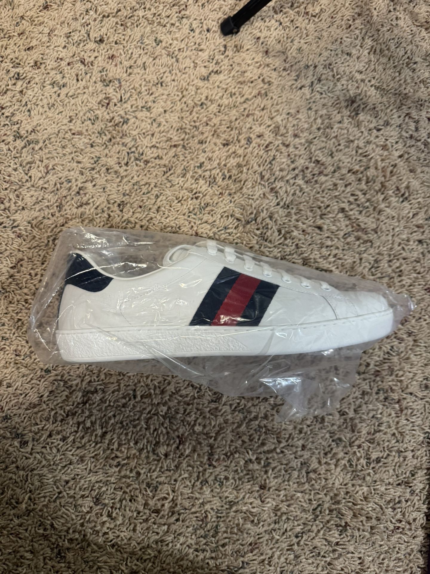 Authenticated Gucci Ace Sneakers Size 11