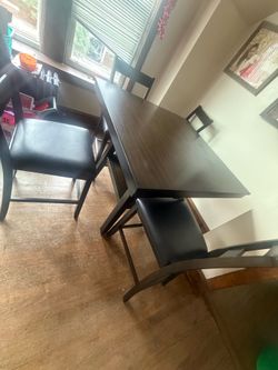 Dinning room table