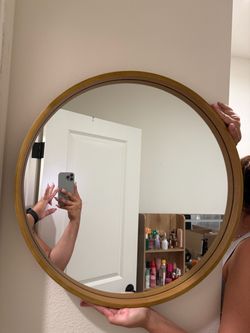Circle mirror