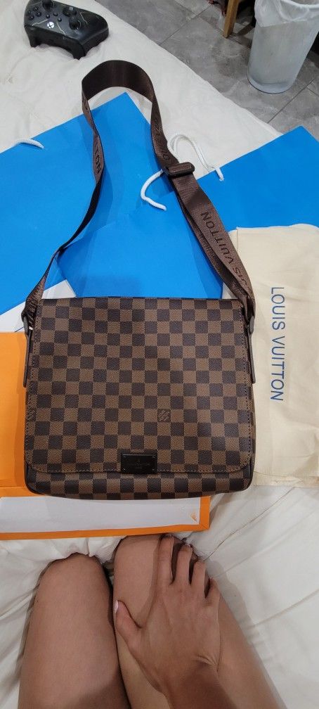 Louis Vuitton Passenger Bag for Sale in Henderson, NV - OfferUp