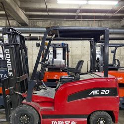 BRAND NEW! electric forklift for sale, only 2 miles
